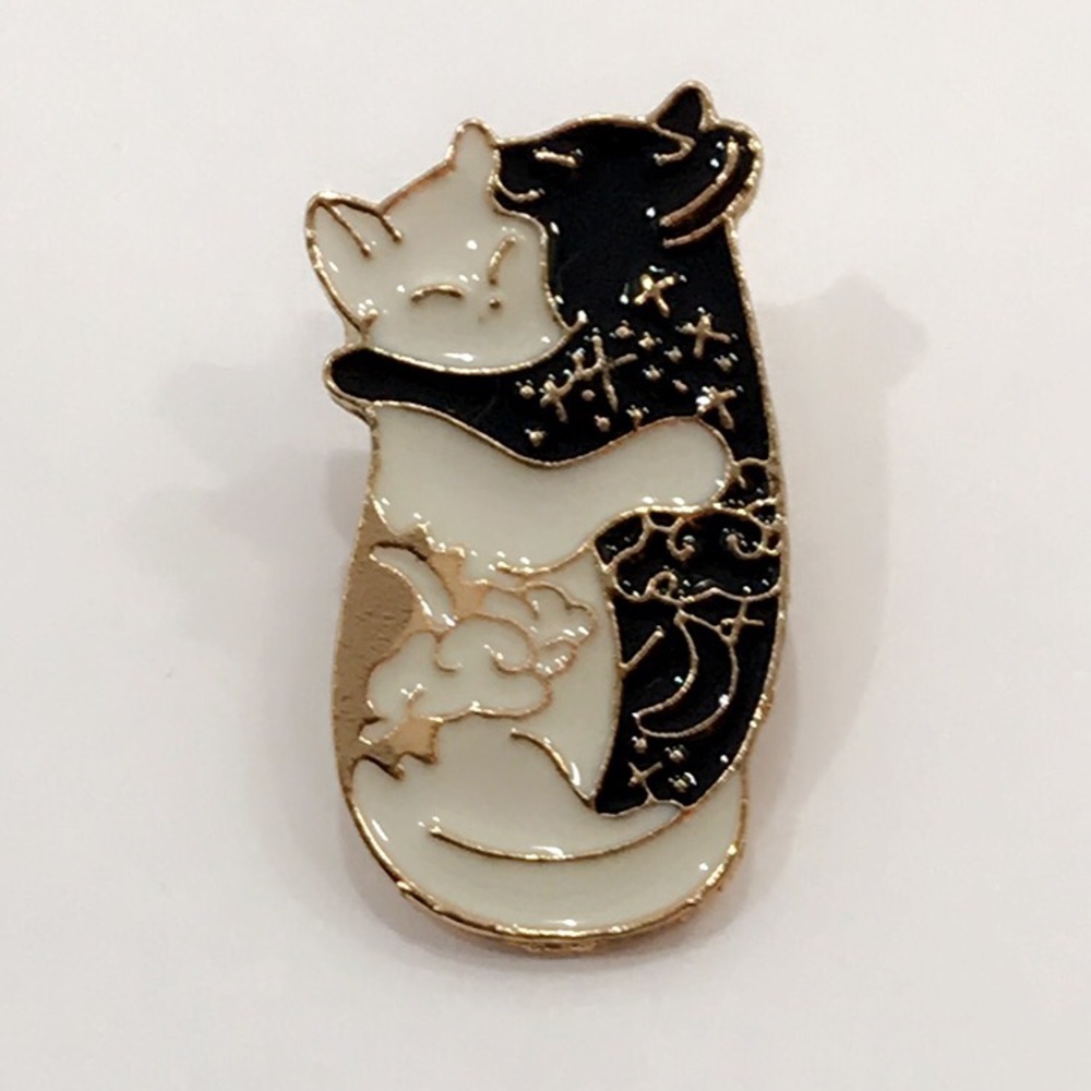 Yin and yang cats